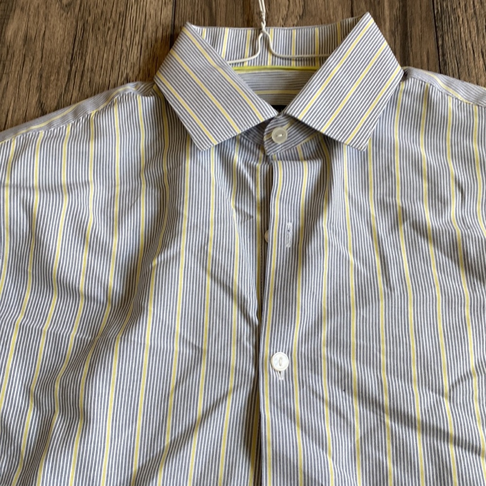 Vanheusen Slim Fit - Size Small Button Up - image 3